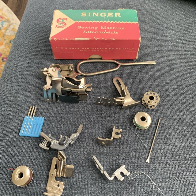 LOT OF VINTAGE Singer SEWING MACHINE ATTACHMENTS PIECES REPLACEMENT