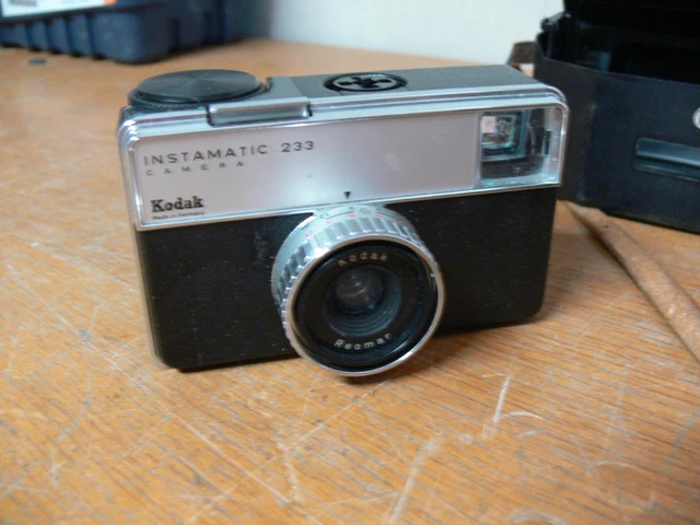 APPAREIL PHOTO KODAK INSTAMATIC 233 CAMERA  en l'etat non testé