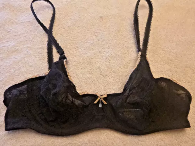 b.tempt'd Style # 951133 by Wacoal Full Bloom Unlined UW Sz 32C Black Bra  (19)