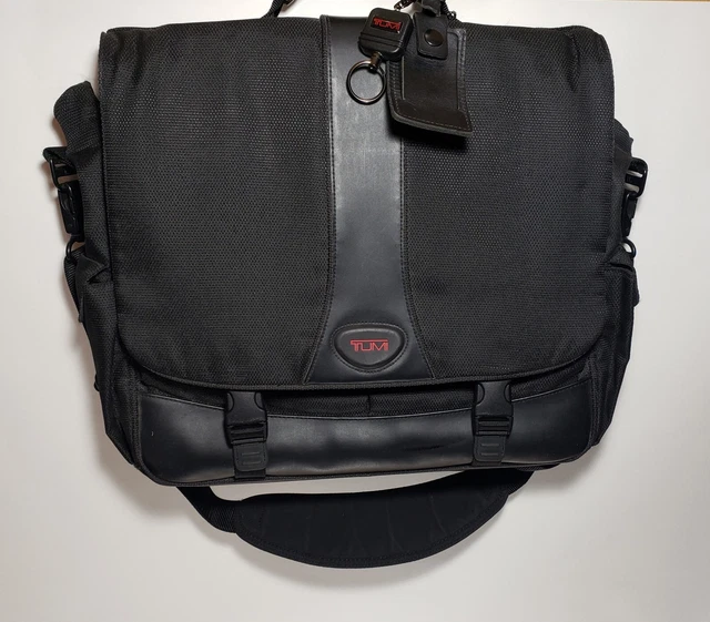 TUMI T2 Ballistic Shoulder Bag Nylon Expandable unisex Black Messenger Laptop