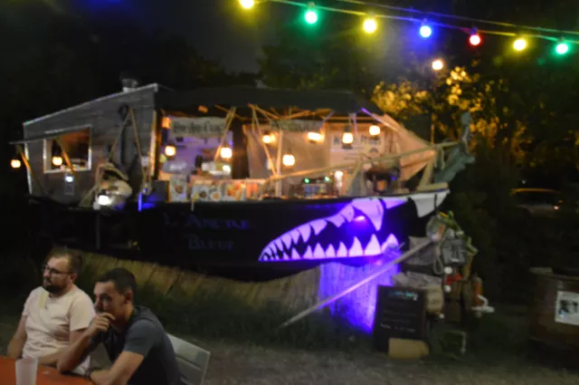 food truck Food Boat Pirate Restaurant 6