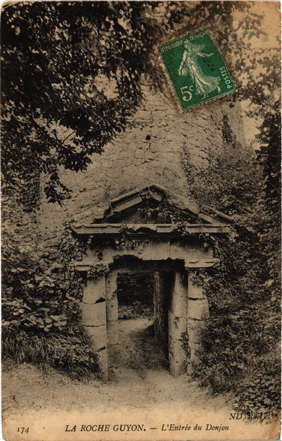 CPA La Roche Guyon Entree du Donjon (1319484)