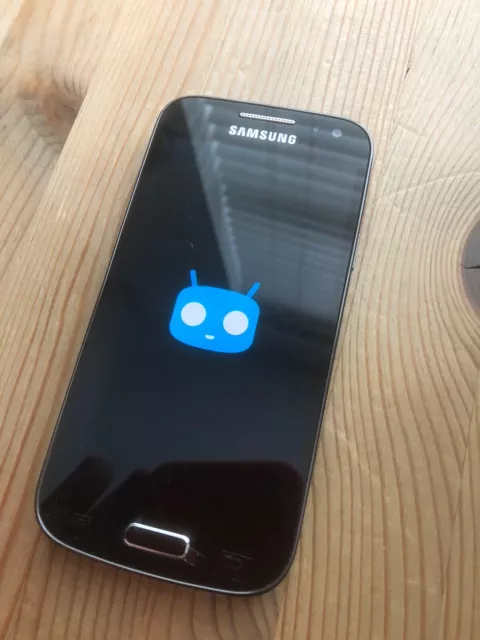 Samsung S4 Mini GT-I9195 Black (Unlocked) Smartphone