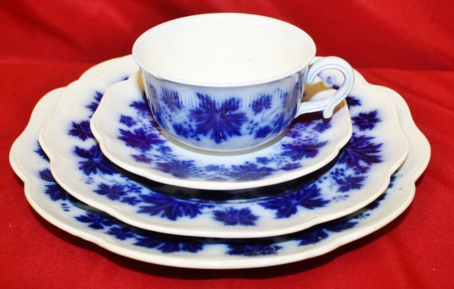 Gelfe Vinranka (Grape Leaves) Flow Blue 30 Piece Dinnerware Set Gelfe Vinranka (Grape Leaves) Flow Blue 30 Piece Dinnerware Set