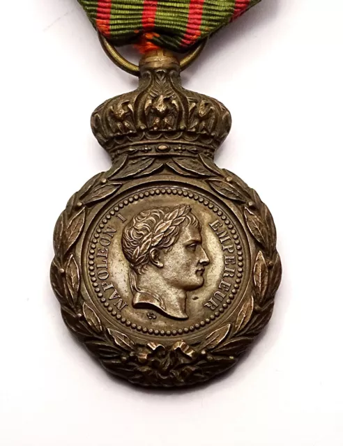 Médaille de Saint-Hélène. Napoléon I° Empereur. 1857. France. Ruban d'origine 2