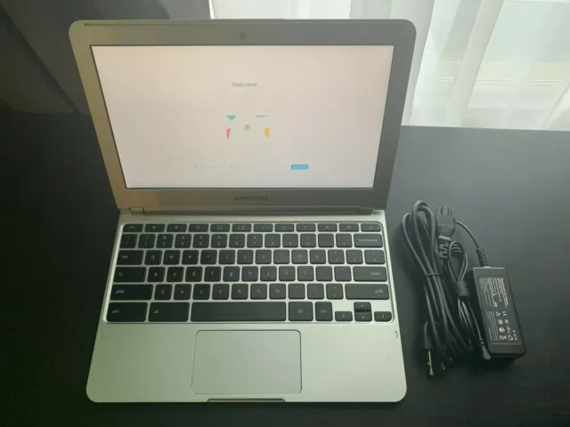 Samsung Chromebook XE303C12 (11.6", Exynos 5 1.7GHz, 2GB, 16GB SSD) w/ Charger