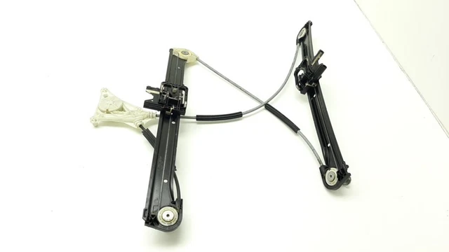 BRAS DE SUSPENSION AVANT GAUCHE (TRIANGLE) Audi A3 Limousine (8VS/8VM