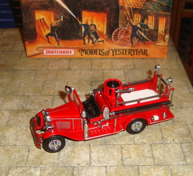 MATCHBOX REF YFE18 1950 ford e83w van fire engine pompiers EUR 25,00