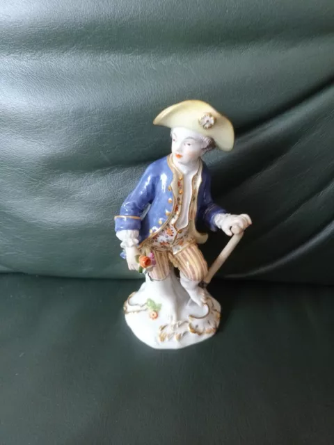 Meissen Figur Gärtnerkind mit Spaten und Blume noch Entwurf von Kändler, 20. Jhd