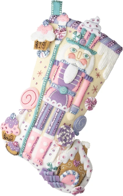 Kit de apliques de medias de fieltro Bucilla 18" de largo cascanueces dulces -89256E