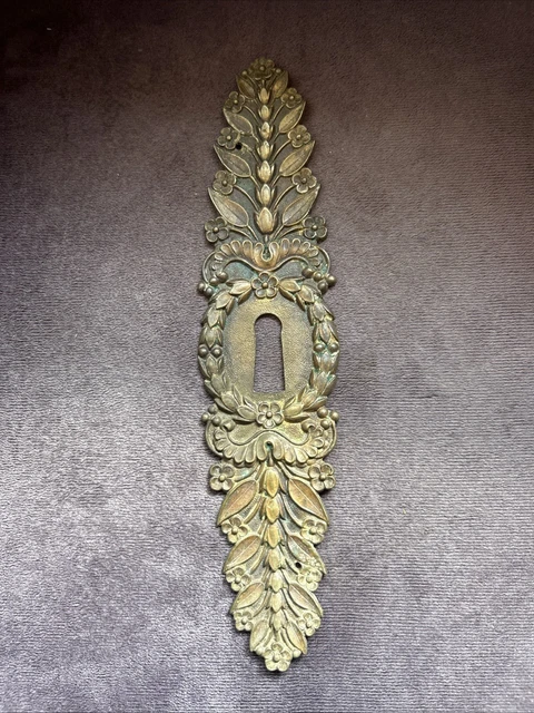 ANCIENNE PAIRE ENTRÉE de serrure en laiton a faire briller . EUR 10,00