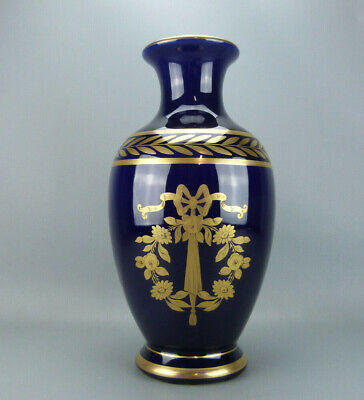 Vase bleu en Faïence de Tours, décor NAPOLÉON III rehaussé à l'or, très joli.