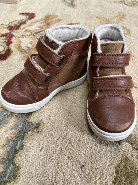 Ugg Rennon II Toddler High Top Sneaker Boot Size 7