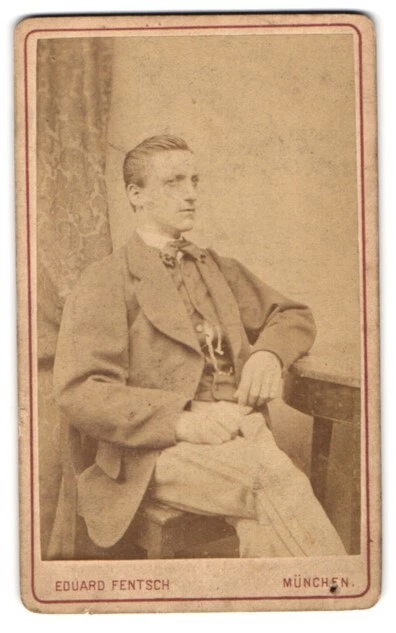 Fotografie Eduard Fentsch, München, Schillerstr. 4, Junger Herr in Anzugjacke m