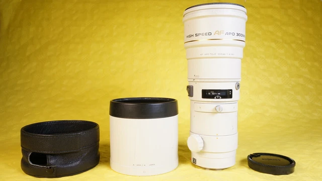 Minolta High Speed AF APO Tele 300mm f/4 (32) G A-mount Lens Beige