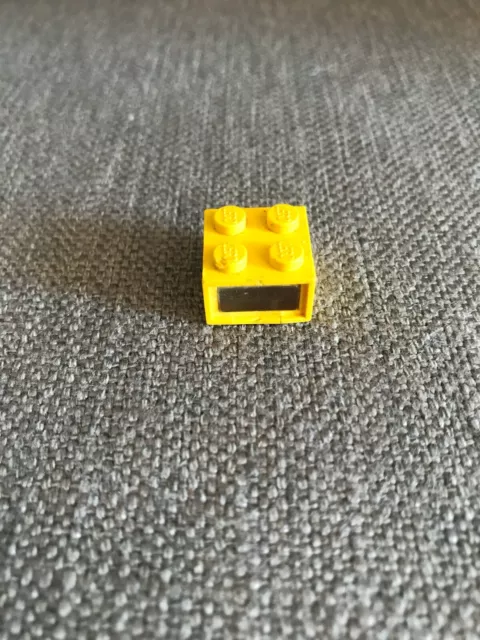 LEGO Ref 08010cc01 Yellow Electric Light Brick 4.5 V 2 x 2 with Plug