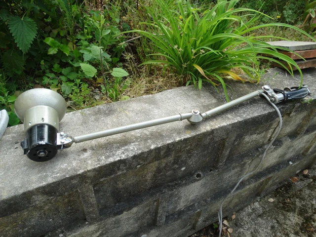 lampe metallique articulée industrielle vintage bureau atelier  type gielde