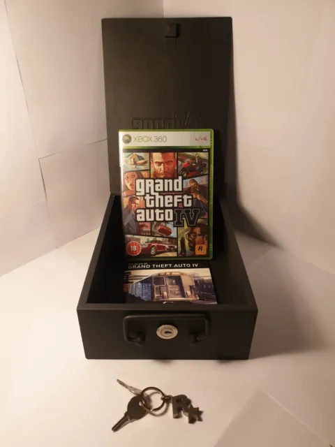 GTA 4 xbox 360 special edition. Steel case ,keys, Game disc and Cd only.