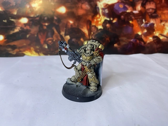 Warhammer 40.000: Space Marines - Captain in Gravis Armour Warhammer 40.000: Space Marines - Captain in Gravis Armour
