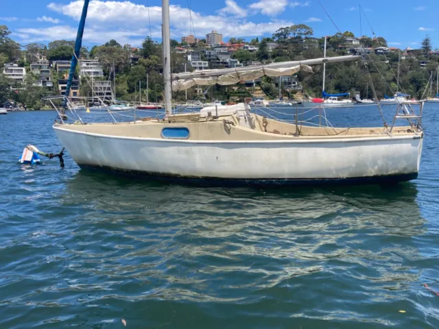yacht sail boat hood 20