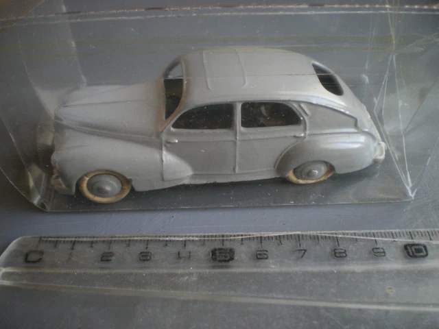 Dinky Toys 24R Peugeot 203 - Petite Lunette, Sans Bouchon - Occasion France