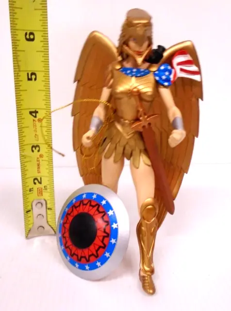 WONDER WOMAN with Lasso & Shield Figure DC Direct