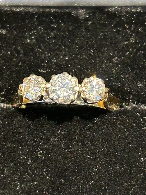 Beautiful 18ct Gold Diamond Three Stone Ring