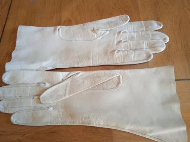 Gants De Femmes Ancien En Peau De Chevreau