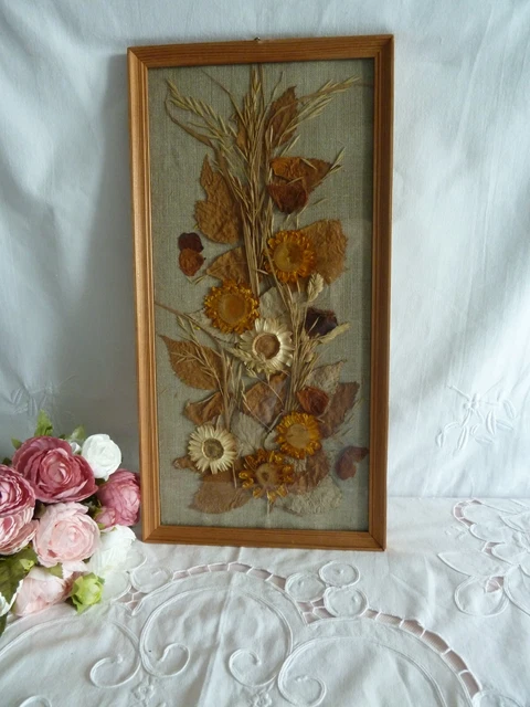Cadre Ancien Bois Avec Fleurs Séchées – 31 X 15 Cm – Signature à Découvrir