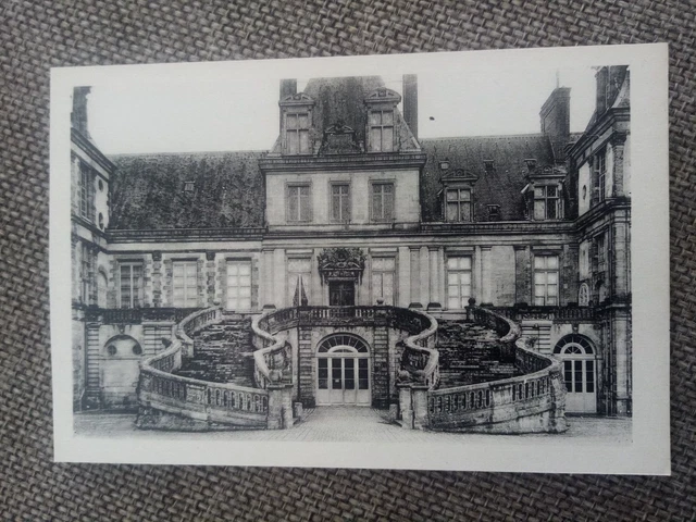 Cpa Le Château De Fontainebleau Horse Staircase
