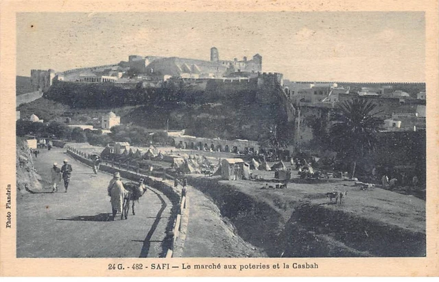 MAROC - SAN40897 - SAFI - Le marché aux poteries et la Casbah