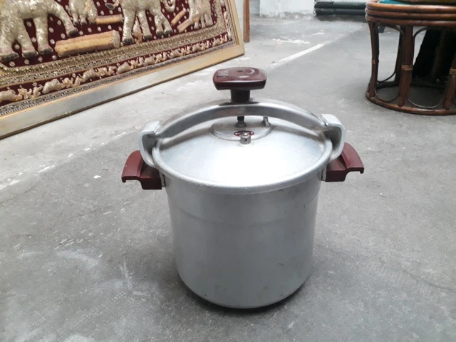 Cocotte Minute SEB Orange 8L - Vintage Made In France - Années 70/80