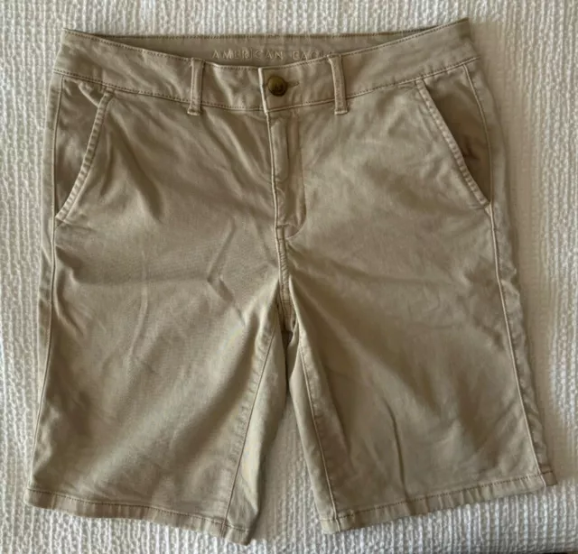 American Eagle Womens 10 Skinny Bermuda Chino Shorts Beige Khaki Super Stretch