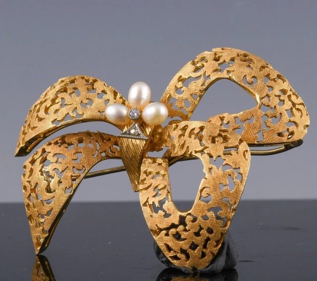 Superb Quality Vintage Italian 18K Gold Diamond Pearl Abstract Bow Brooch