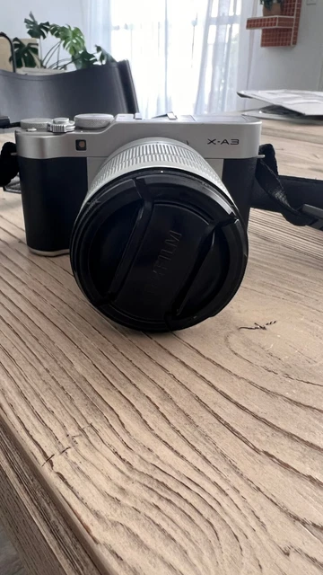 Fujifilm X-A3 Mirrorless Camera XC 16-50mm F3.5-5.6 || Lens Kit - Excellent