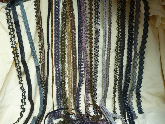 Lot De Perles Anciennes En Verre Aubergine - France Belle Époque - 29 Grammes