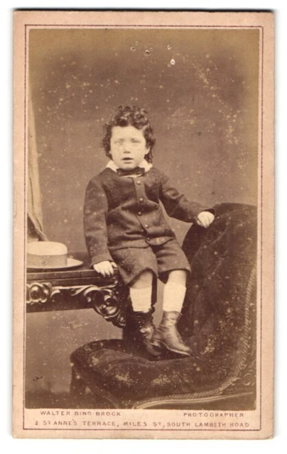 Fotografie Walter Bino Brock, London, 2 St. Annes Terrace, Portrait kleiner Jun