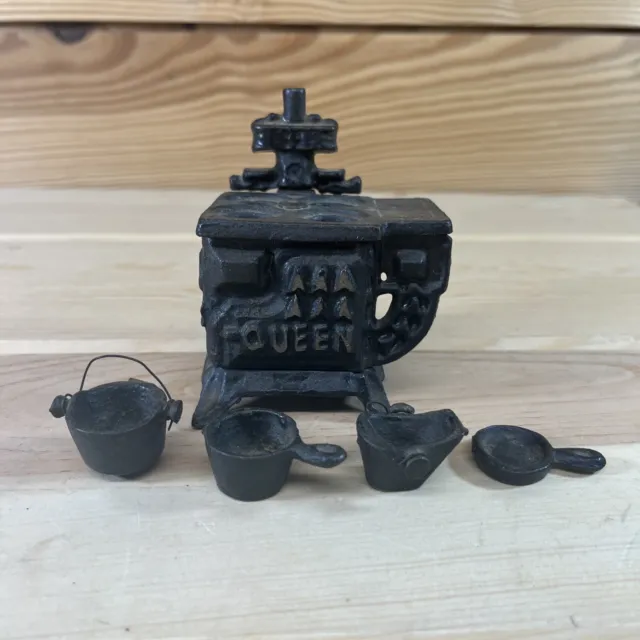 Vtg Queen Black Cast Iron Stove Miniature Dollhouse Pots Pans Salesman Sample