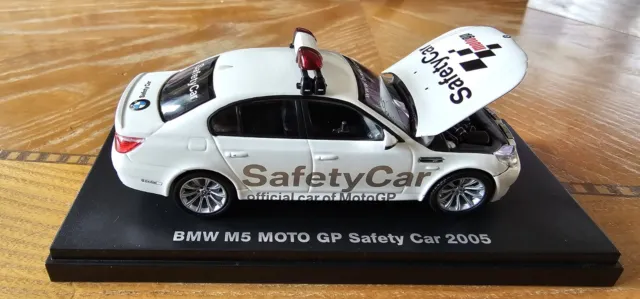 1/43 BMW M5 Moto GP Safety Car 2005 White Kyosho 3503GP