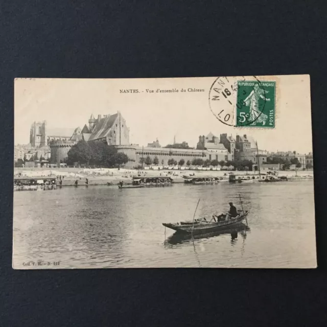 CPA - NANTES - Vue d'Ensemble du Château Bateaux Lavoirs Barques - Carte Postale