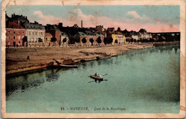 *51098 cpa 53 Mayenne - Quai de la république