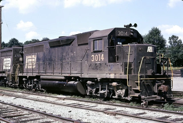 Penn Central (PC) - GP40 - #3014 - Original 35mm Slide