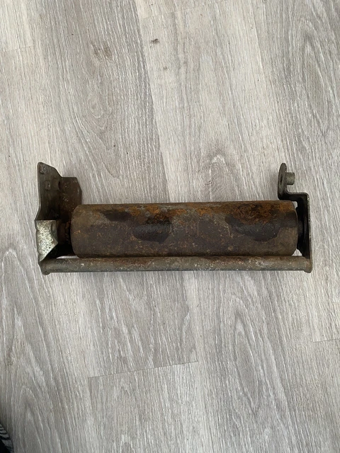Honda HRB 425C rear roller With frame bracket.