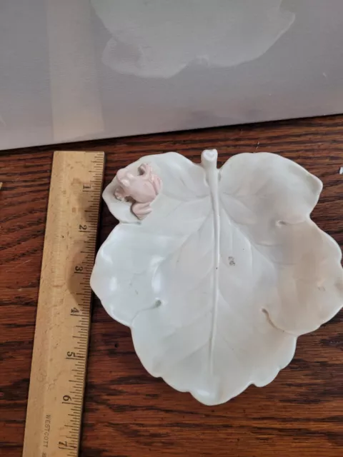 Fitz & Floyd White Leaf dish with little pink frog