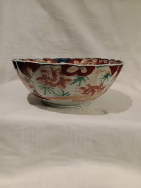 Large Japanese Meiji Period Scalloped Edge Imari Pattern Bowl