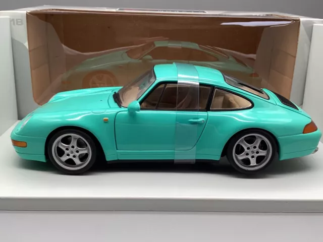 Modellautos 1:18 UT models Porsche 911 Carrera Coupe in OVP