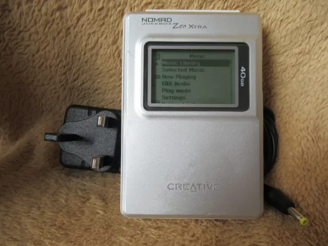 CREATIVE NOMAD JUKEBOX ZEN XTRA 40Gb MP3 PLAYER