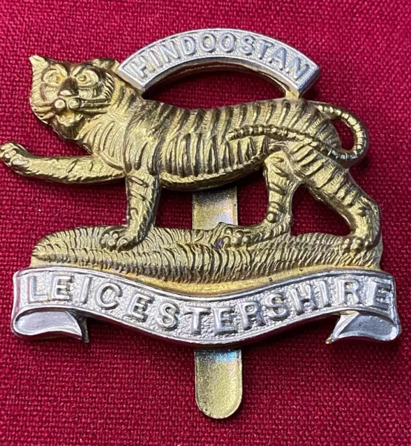 Leicestershire Regiment 'Hindoostan' British Military Cap Badge - Bimetal