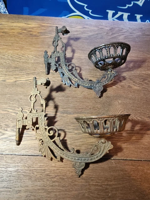 Vtg Victorian PAIR Ornate Cast Iron Wall Mount/ Sconce Oil Lamp Candle Holder
