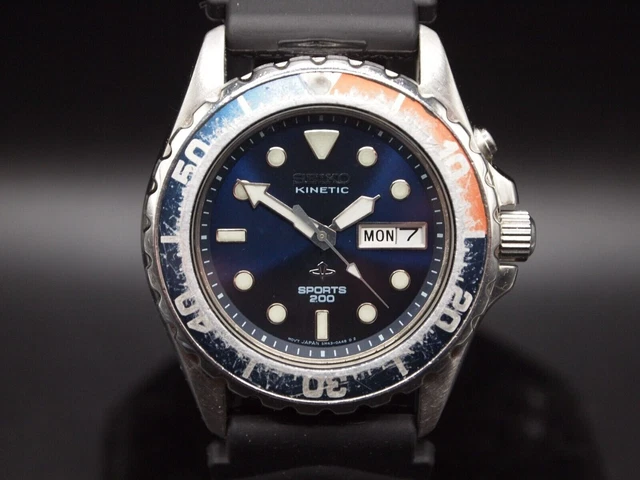 Seiko kinetic sports online 200 5m43 0a40